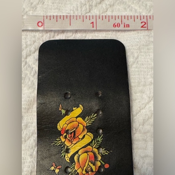 Ed Hardy vintage leather wrist watch - skull & roses - needs battery - great - Picture 11 of 11